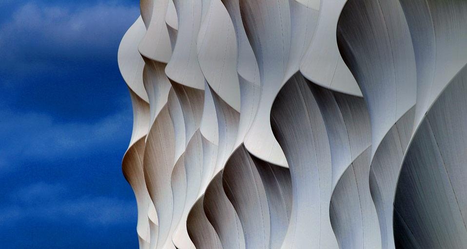 A detail of the Basketball Arena at the Olympic Park in Stratford, London, England (© Bryn Lennon/Getty Images) &copy; (Bing Canada)