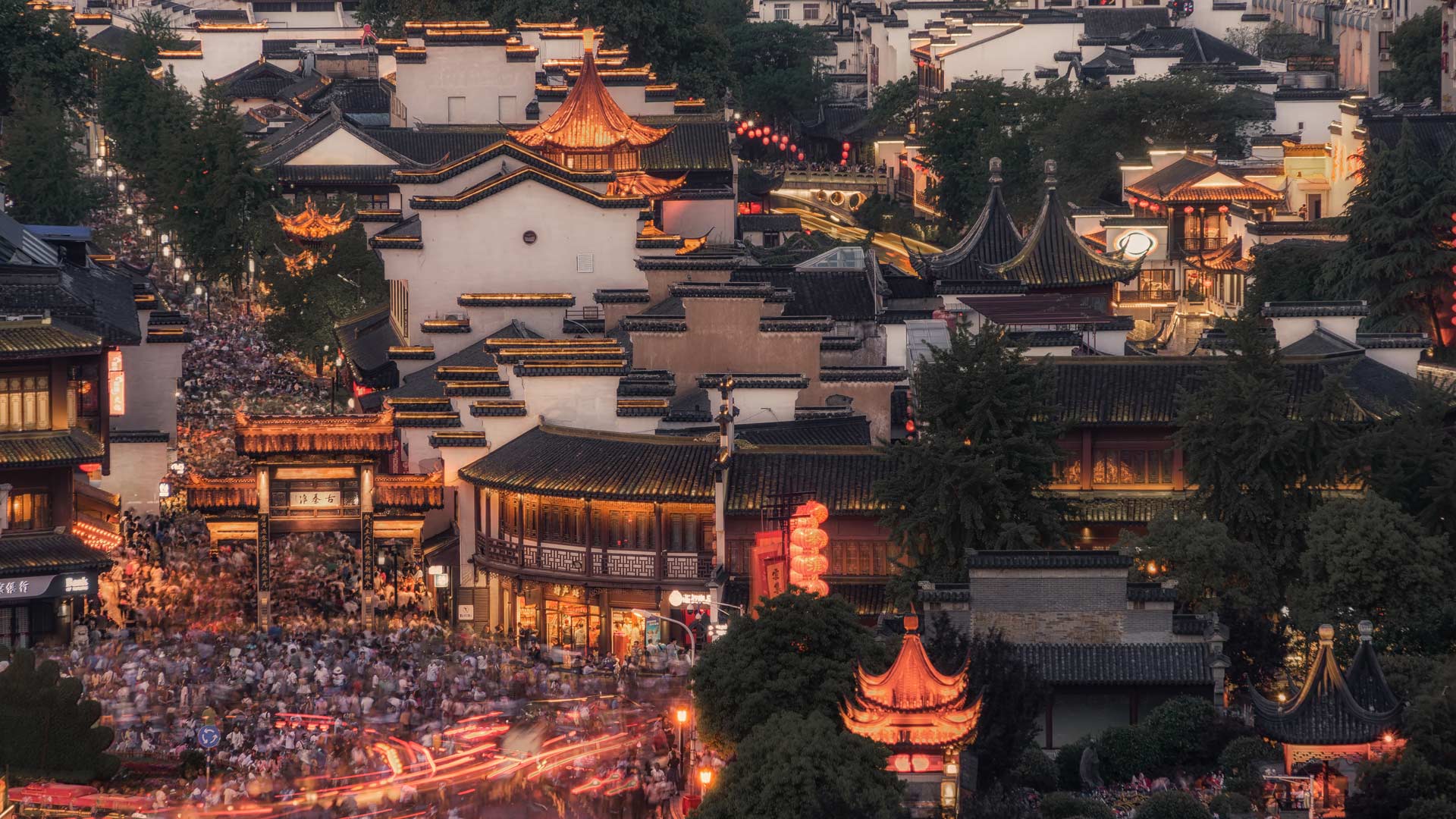 【今日元宵节】祝大家平安健康，团团圆圆！ (© Sino Images/Getty Images)(Bing China)