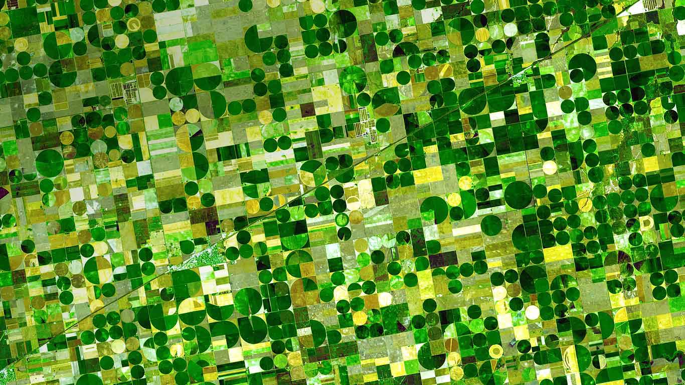 美国，在堪萨斯州西南部的时针式灌溉区 (© NASA/GSFC/METI/ERSDAC/JAROS, and U.S./Japan ASTER Science Team)(Bing China)