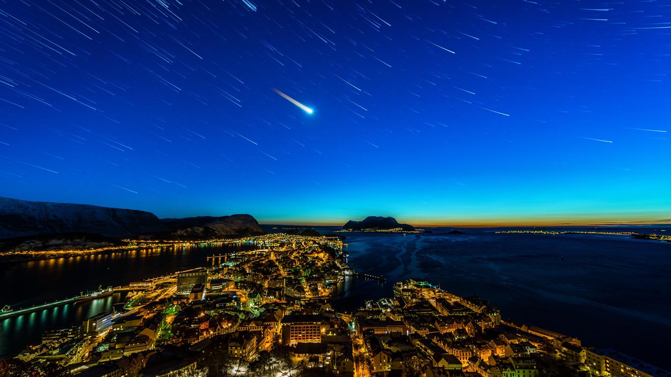 奥勒松上空的流星，挪威 (© Stian Rekdal/Nimia)(Bing China)