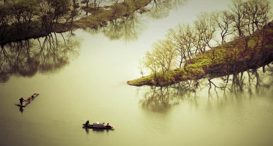 中国婺源乡村风光 (© chinaface/Vetta/Getty Images)(Bing China)