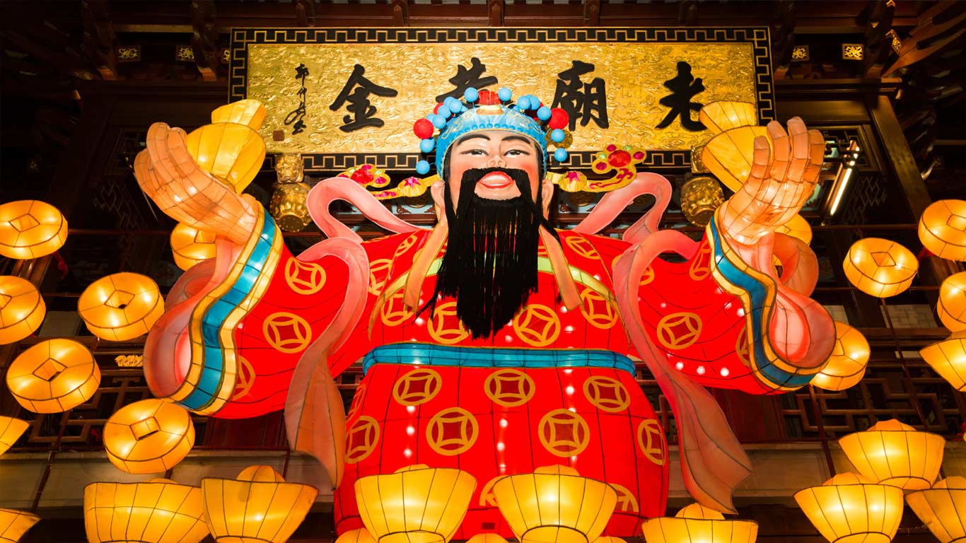 2013年上海老城隍庙民俗彩灯会，民间传说中的财神 (© Feng Wei Photography/Flickr Open/Getty Images)(Bing China)