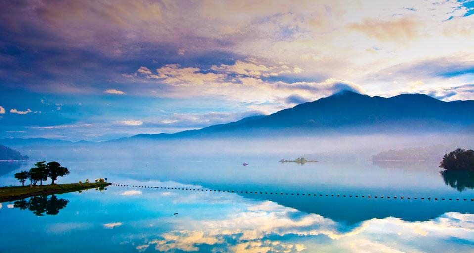 日月潭 (© JUN/Flickr/Getty Images) &copy; (Bing China)