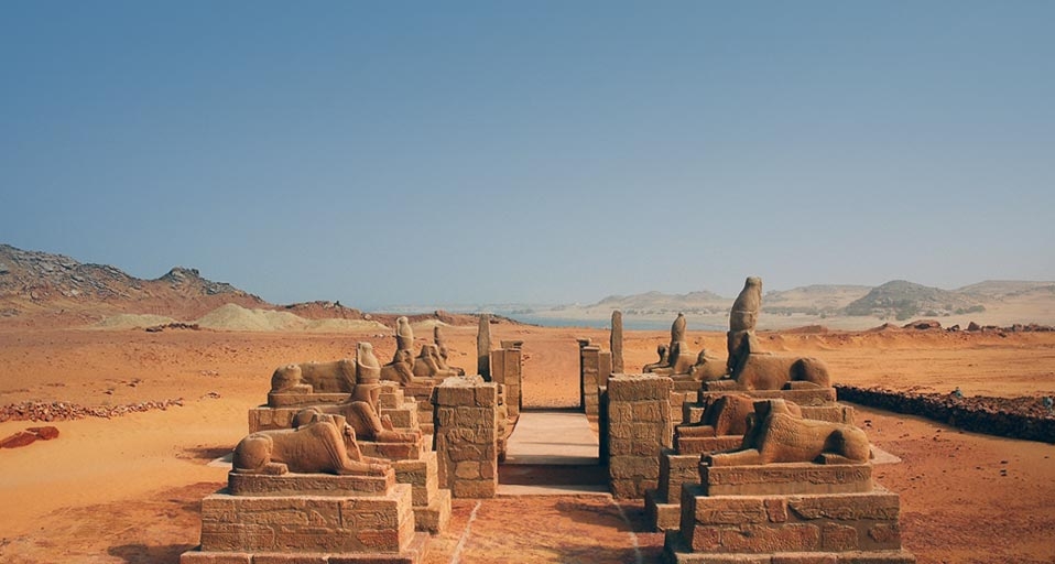 纳赛尔湖边上的埃及神庙 -- Aldo Pavan/Corbis &copy; (Bing China)