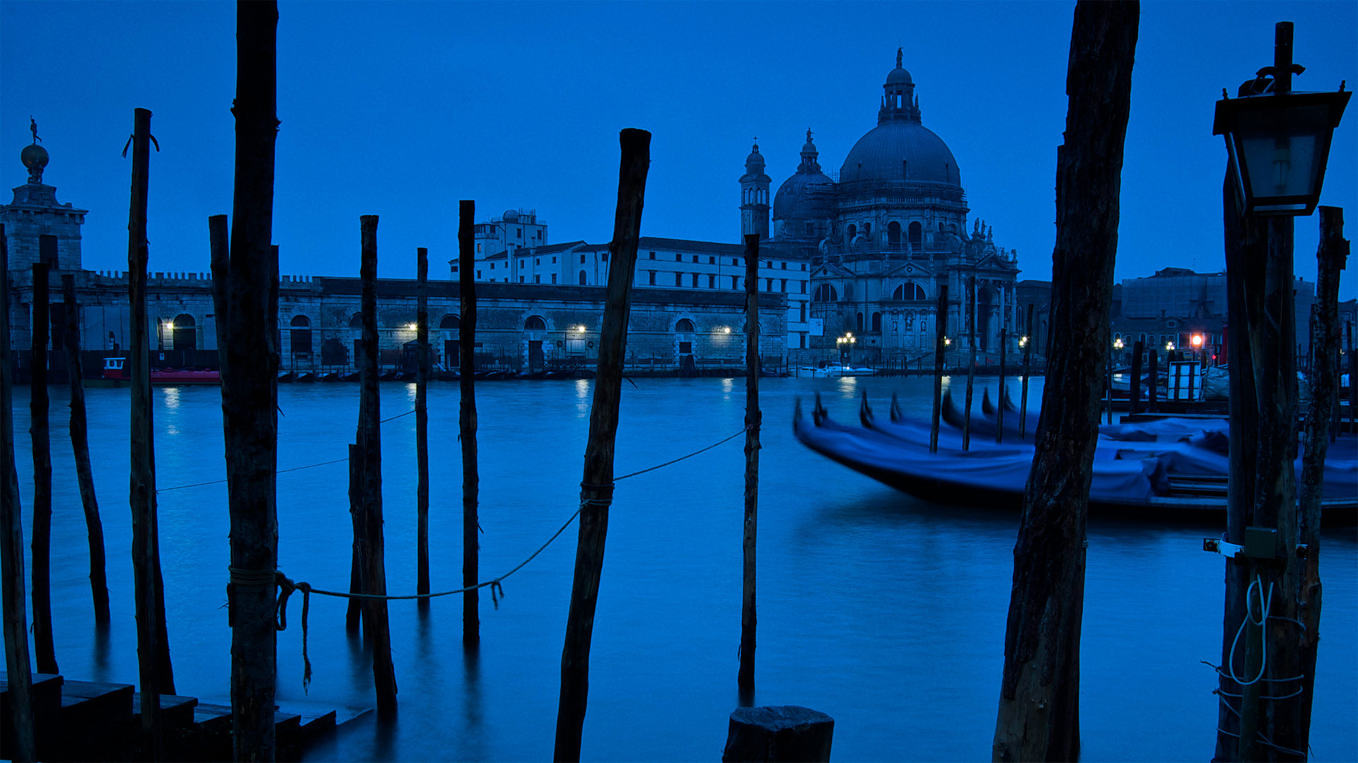 大运河和安康圣母圣殿，意大利威尼斯 (© Jim Richardson/Offset by Shutterstock)(Bing China)