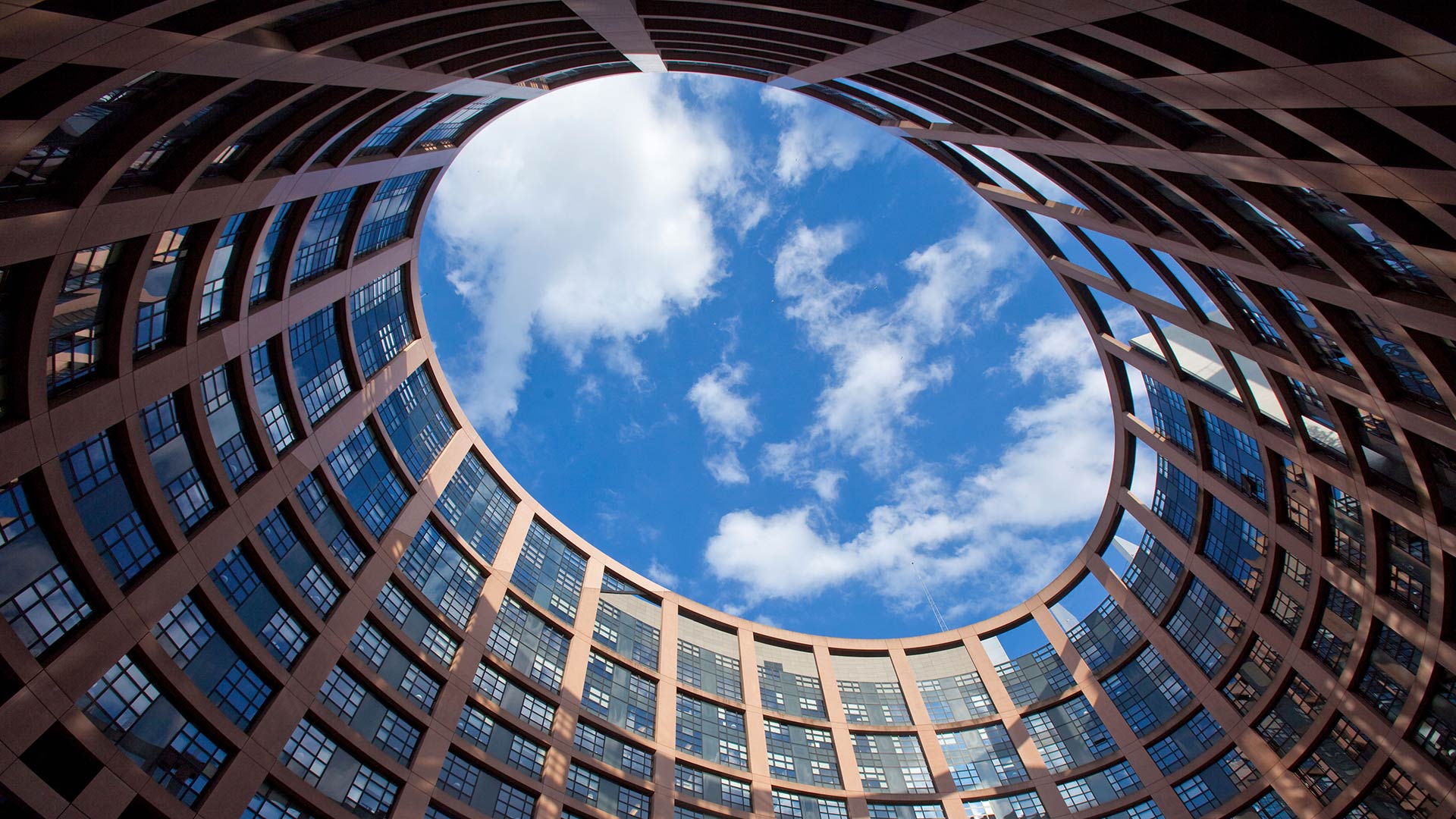 Vue du ciel depuis le bâtiment Louise-Weiss, le Parlement européen de Strasbourg, France (© Hemis/Alamy Stock Photo)(Bing France)