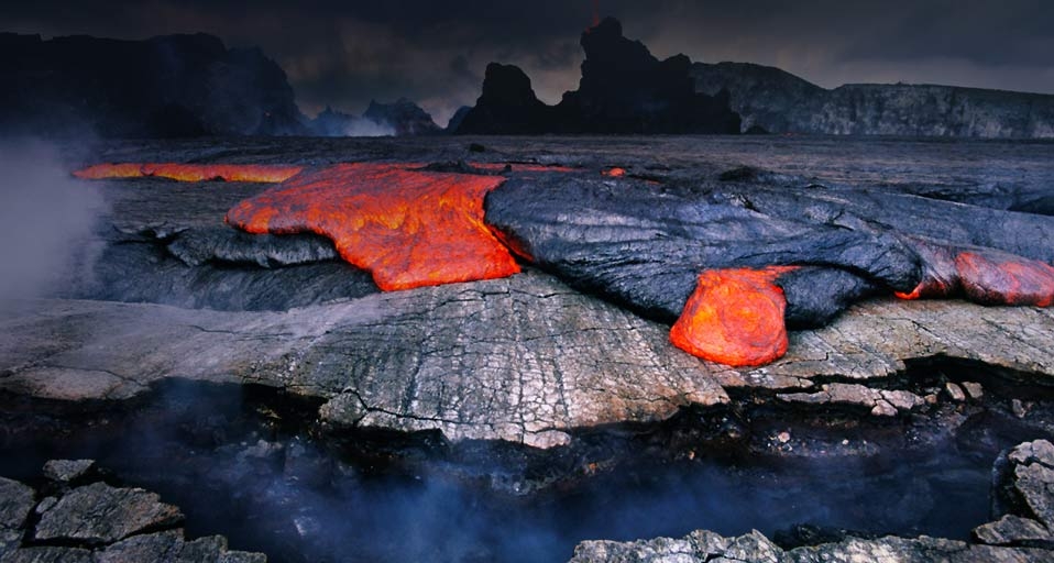 夏威夷基劳维亚火山的岩浆 -- Frans Lanting/Corbis &copy; (Bing China)