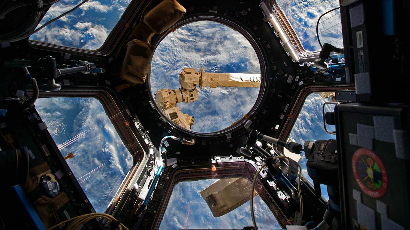 View from the Cupola of the International Space Station (© NASA)(Bing United States)