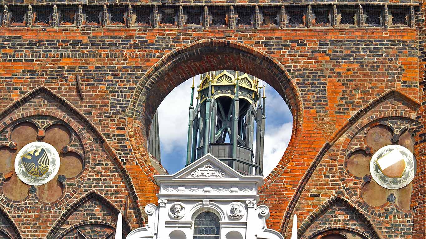 Rathaus der Hansestadt Lübeck, Schleswig-Holstein, Deutschland (© Yvonne Duffe/Alamy Stock Photo)(Bing Deutschland)