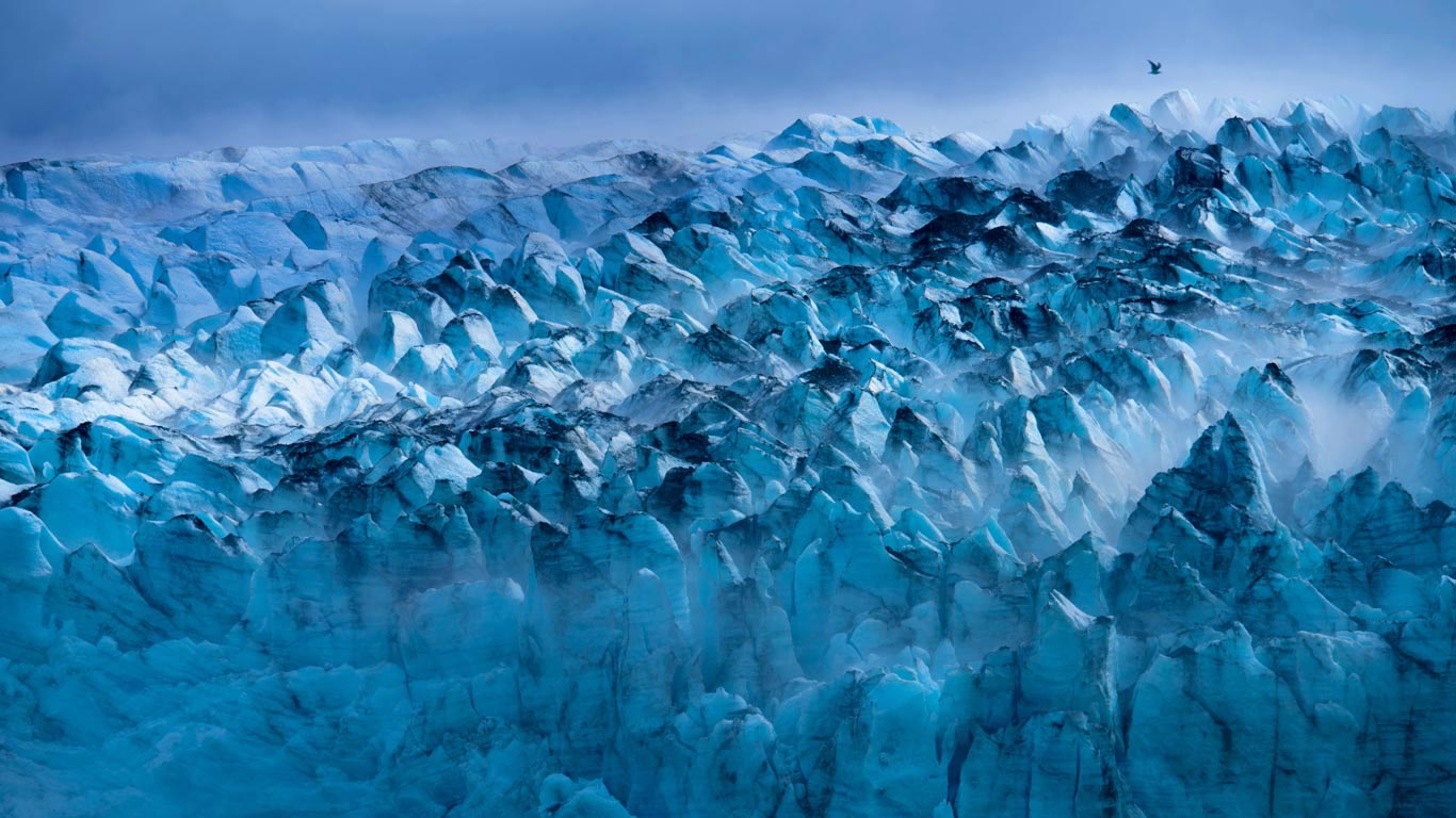 美国冰川湾国家公园内的兰普卢冰川 (© Michael Melford/Getty Images)(Bing China)