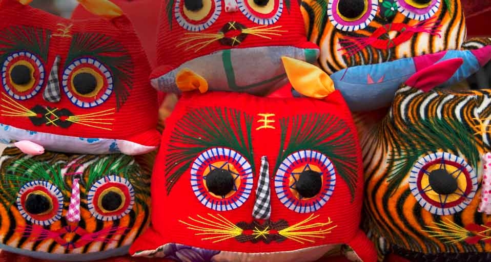 民间工艺品布老虎 -- Keren Su/China Span/Getty Images &copy; (Bing China)