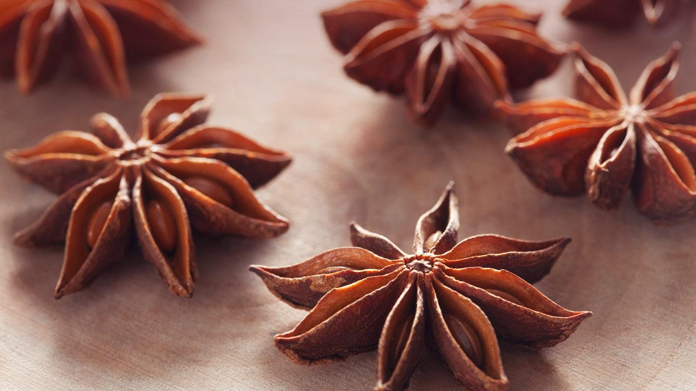八角茴香的特写 (© BJI/Blue Jean Images/Getty Images)(Bing China)
