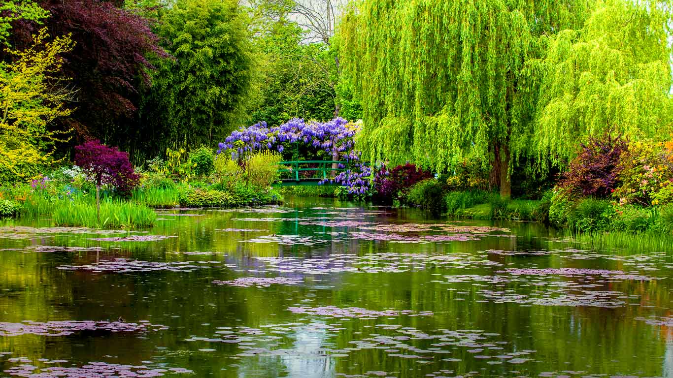 法国上诺曼底，厄尔吉维尼，春季时分莫奈的花园 (© Oleg Bakhirev/Shutterstock)(Bing China)