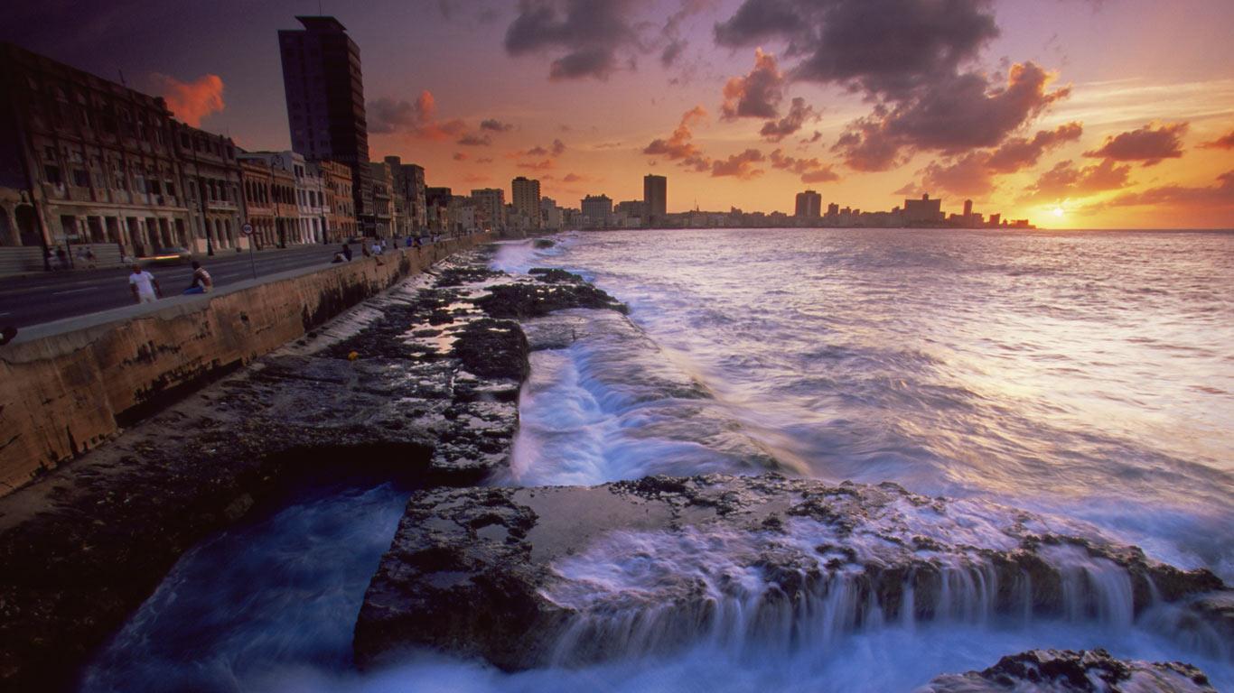 The Malecon, Havana, Cuba (© Robert Harding Picture Library/Superstock)(Bing New Zealand)