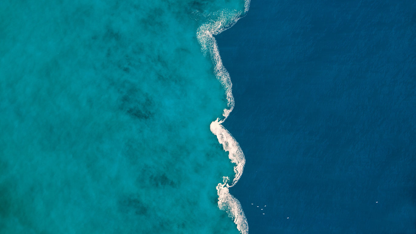 淡水和盐水在埃斯塔蒂特附近的三河河口交汇，西班牙 (© Yann Arthus-Bertrand/Getty Images)(Bing China)