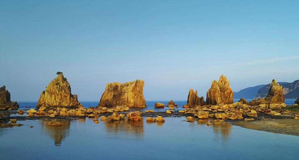｢橋杭岩｣和歌山, 串本 (© JTB Photo Communications, Inc./ageFOTOSTOCK) &copy; (Bing Japan)