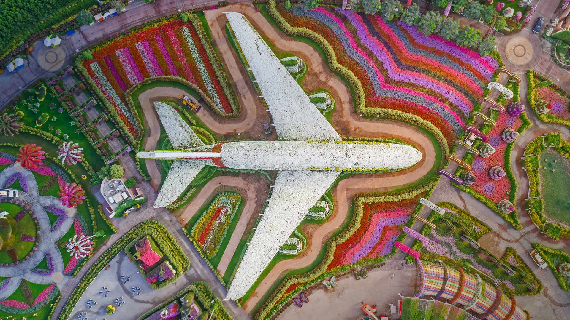Dubai Miracle Garden, United Arab Emirates (© Amazing Aerial/Offset)(Bing Canada)