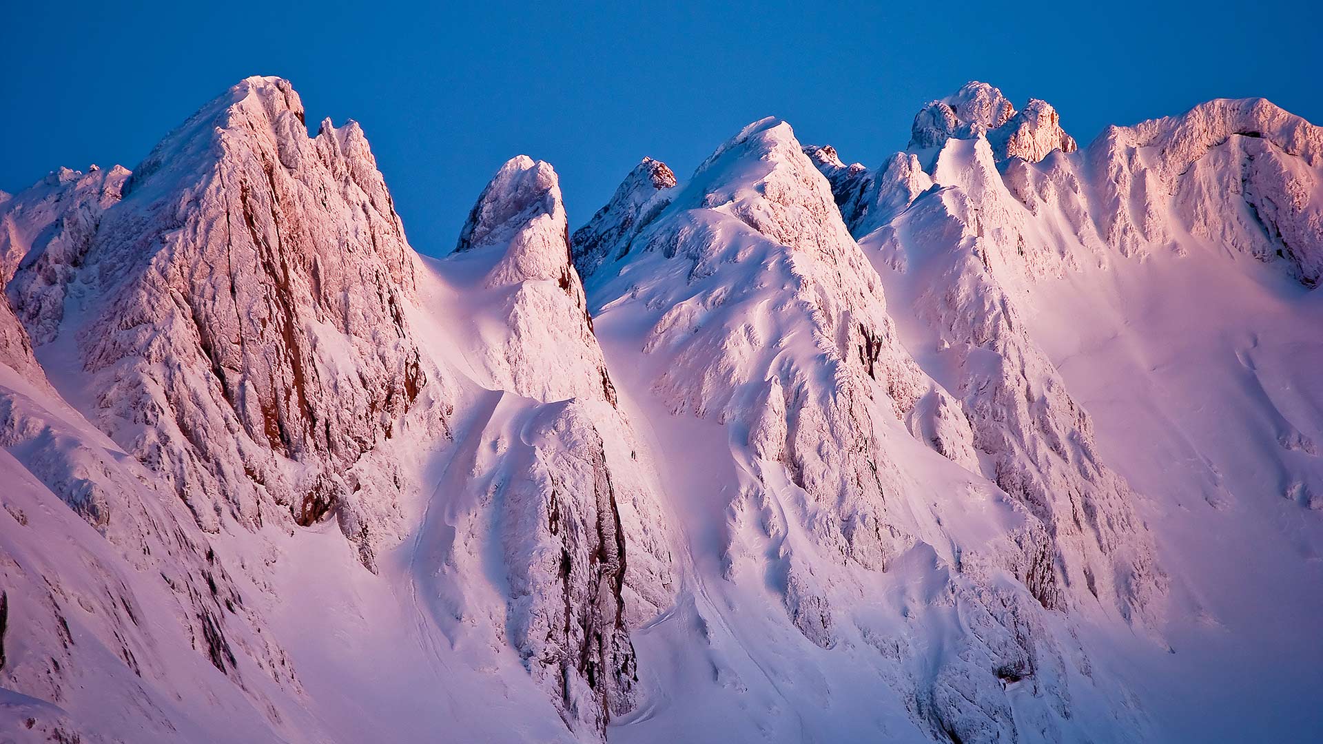 欧罗巴山Los Argaos山脉上的日落，西班牙阿斯图里亚斯 (© jregueiro/Getty Images)(Bing China)