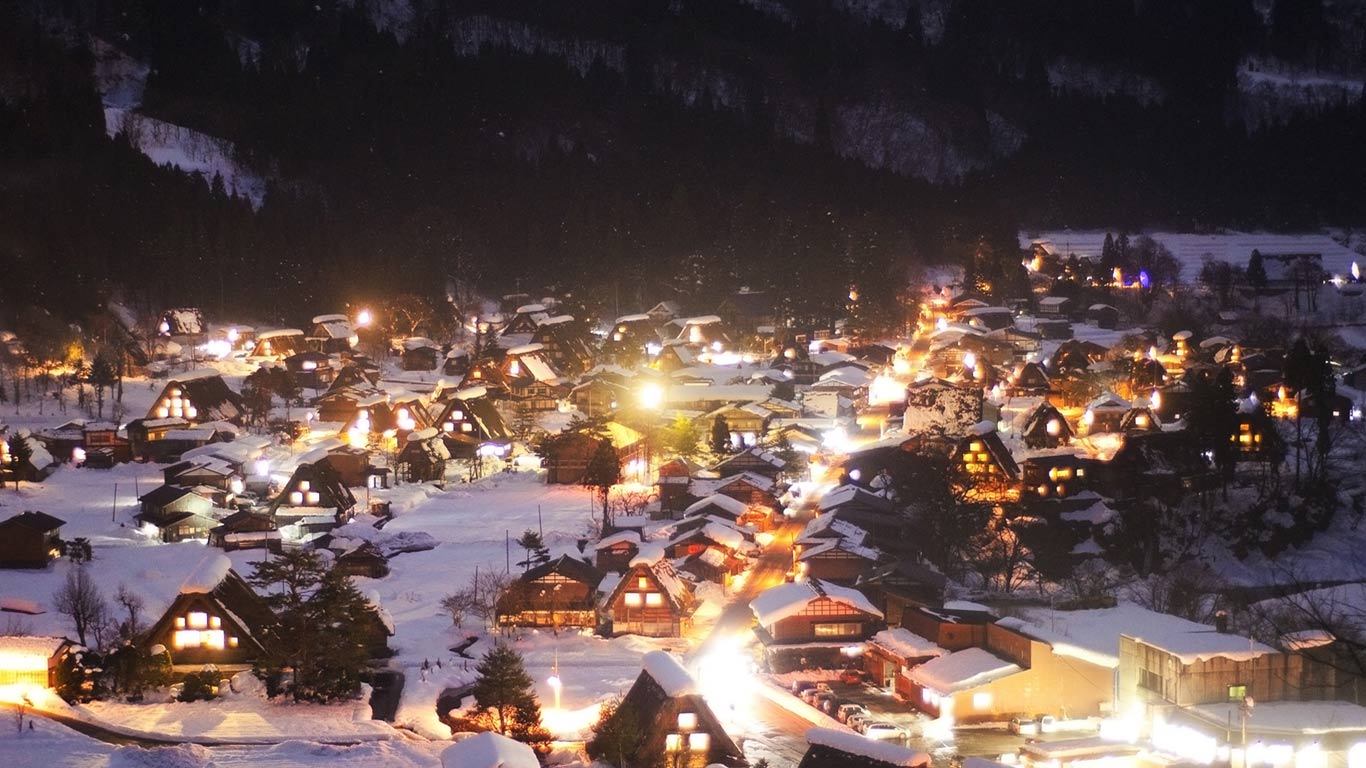｢夜の白川郷｣岐阜 (© Top Photo Group RF/age fotostock)(Bing Japan)
