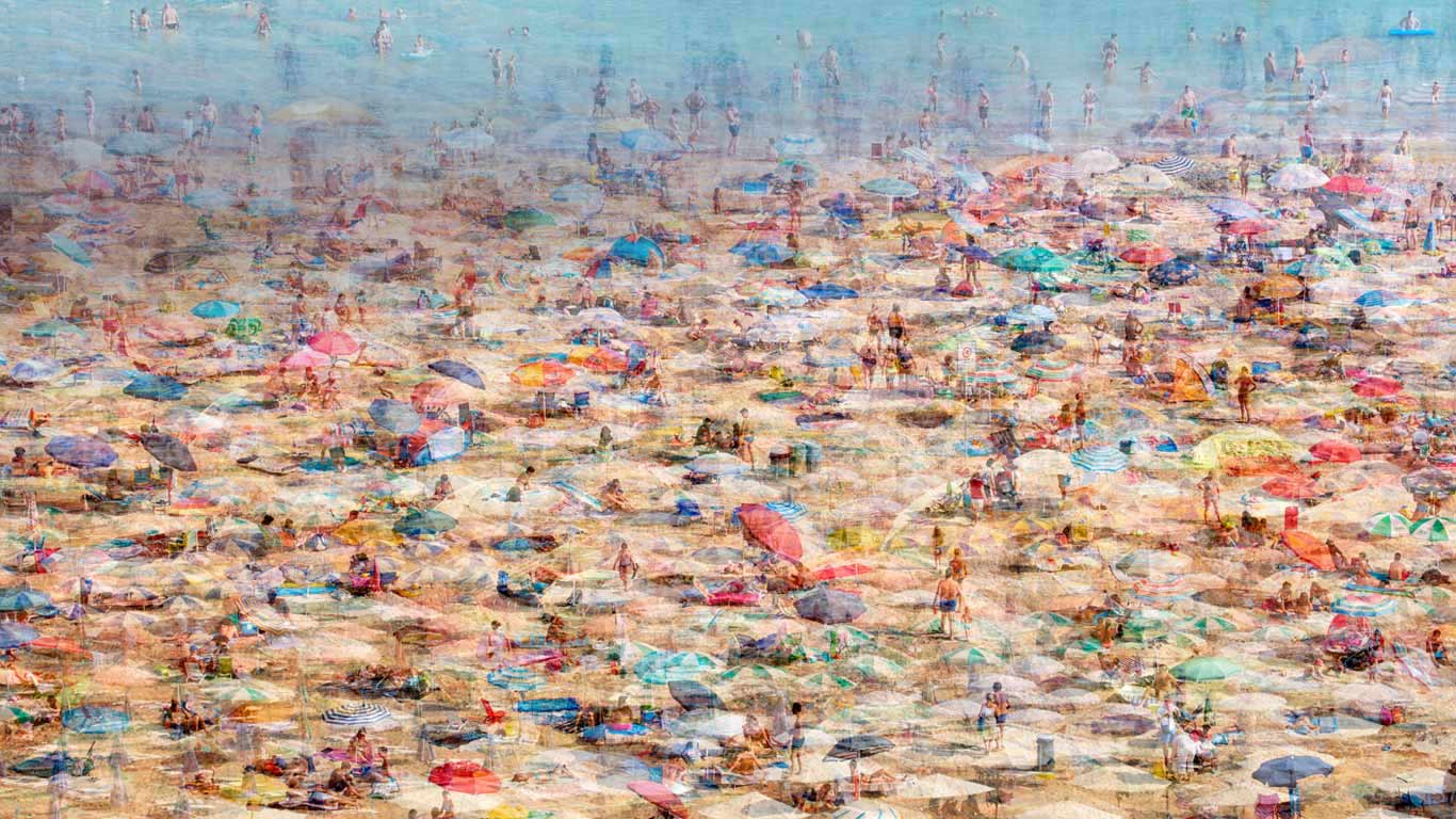 位于利尼亚诺萨比亚多罗的海滩的合成照片，意大利 (© Rudi Sebastian/plainpicture)(Bing China)