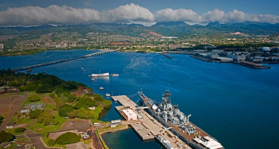 USS Arizona Memorial, Pearl Harbor, Honolulu, Oahu, Hawaii -- Douglas Peebles/Photolibrary &copy; (Bing United States)