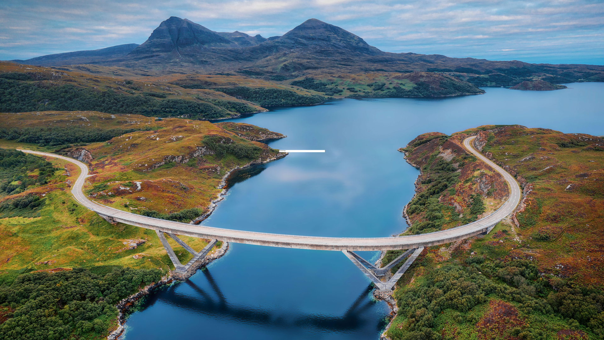 Kylesku Bridge along the NC500 in the Highlands (© Lukas Bischoff/Getty Images)(Bing United Kingdom)