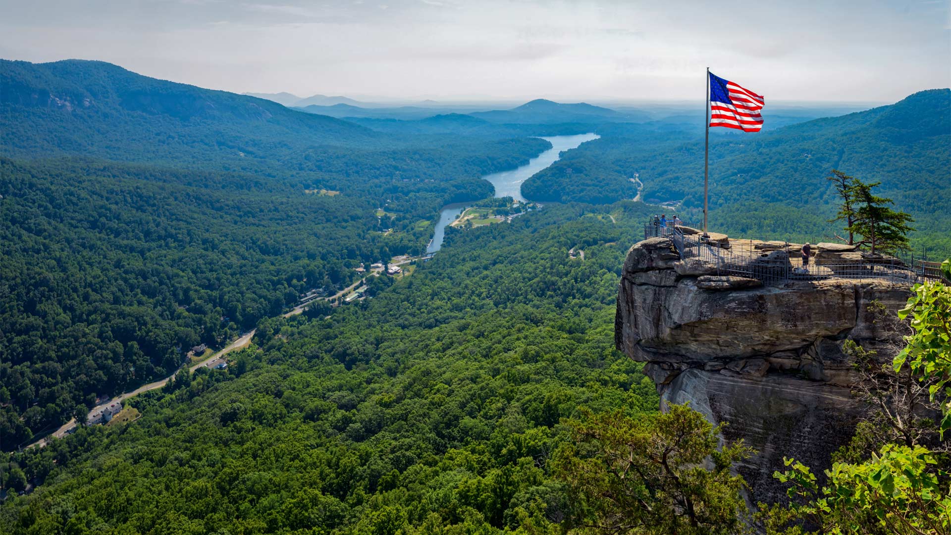 Chimney Rock State Park in North Carolina (© Seb Coursol/Getty Images)(Bing United States)