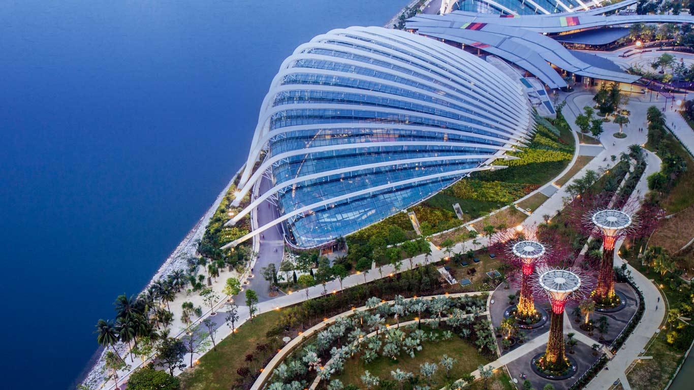 Aerial view of Gardens by the Bay and the Super Trees, Singapore City, Singapore (© SIME/eStock Photo)(Bing Canada)