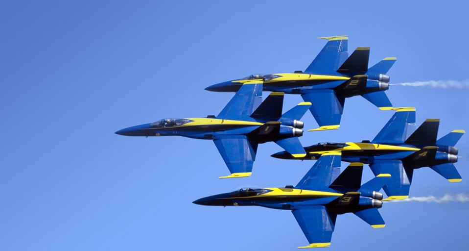 美国海军蓝色天使飞行队 -- Science Faction/SuperStock &copy; (Bing China)