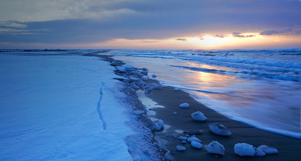 Plage de Piémanson à Salin-de-Giraud, delta de la Camargue, Bouches-du-Rhône (© Camille Moirenc/hemis.fr/Getty images) &copy; (Bing France)