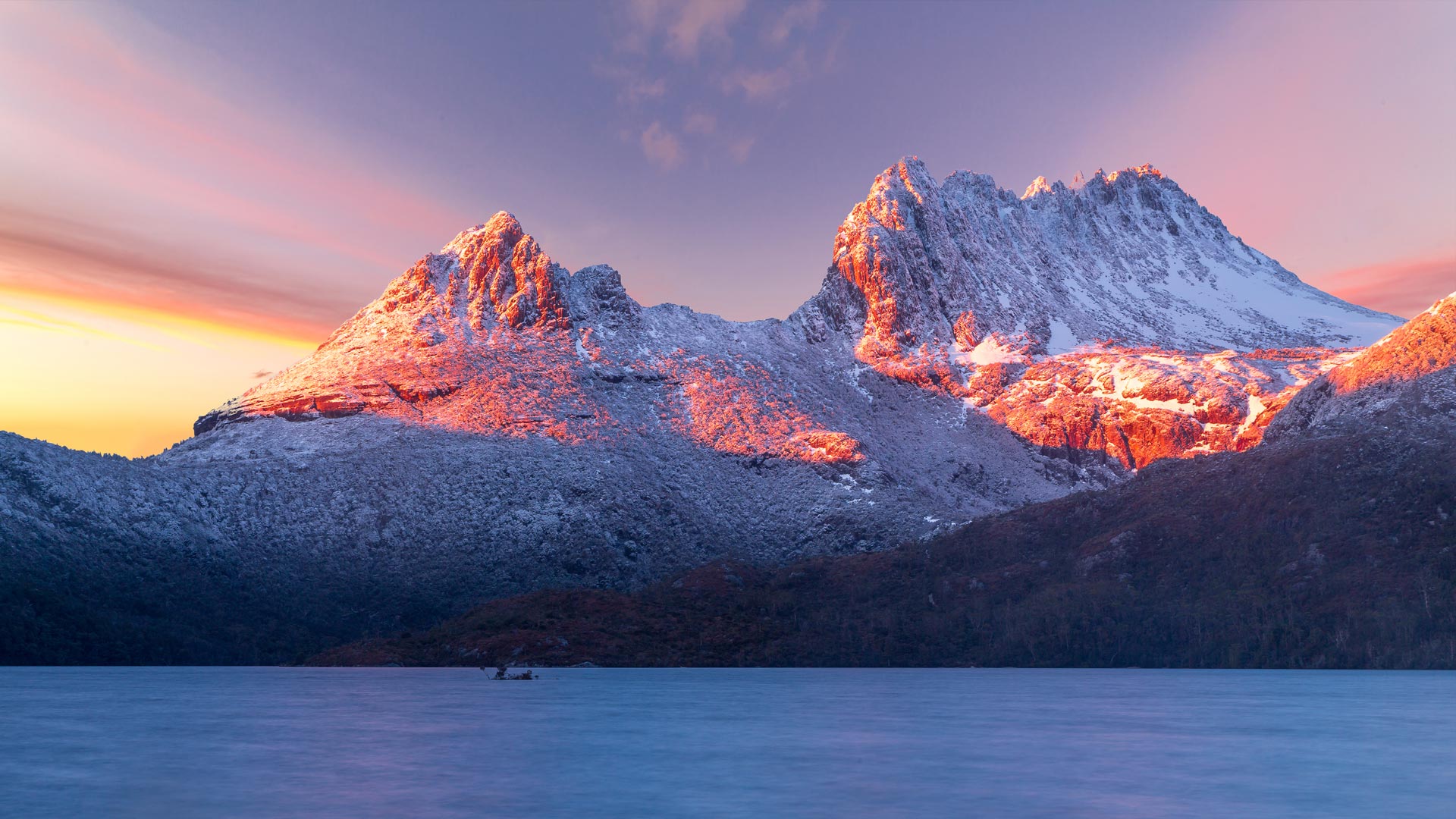 Cradle Mountain, Tasmania, on a very cold morning (© Steve Daggar Photography/Getty Images)(Bing Australia)