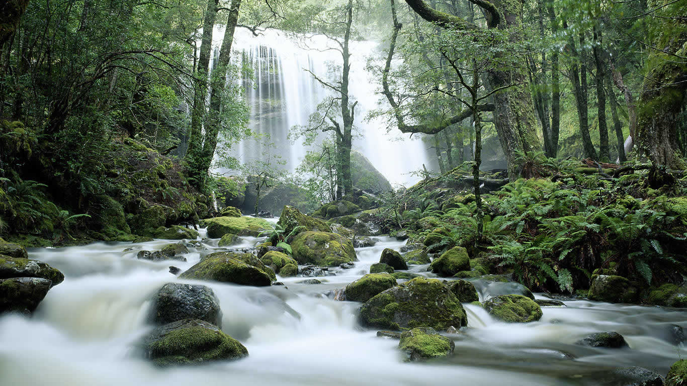 Jerusalem River Waterfalls, Tasmania, Australia (© Ted Mead/Getty Images)(Bing Canada)