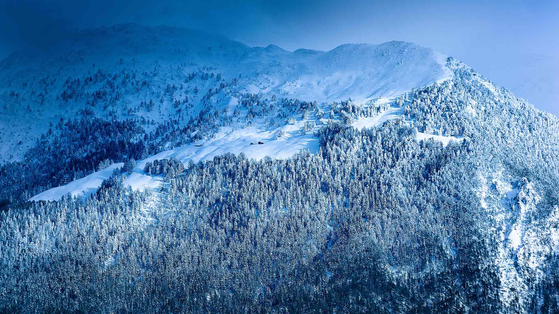 Panorama des Alpes sous la neige, France (© Beatrice Preve/Alamy Stock Photo)(Bing France)