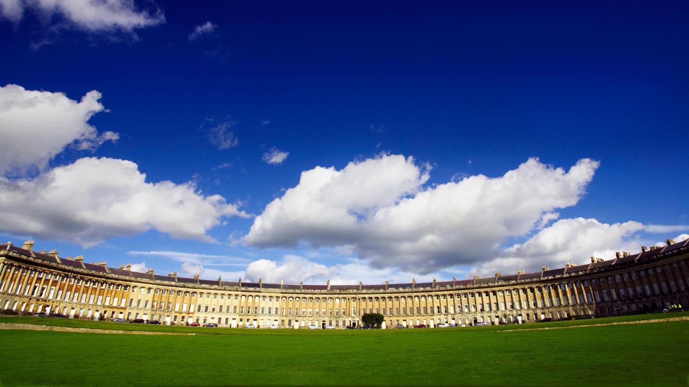 England, Somerset, Bath, Royal Crescent (© Davis McCardle/Getty Images)(Bing United Kingdom)