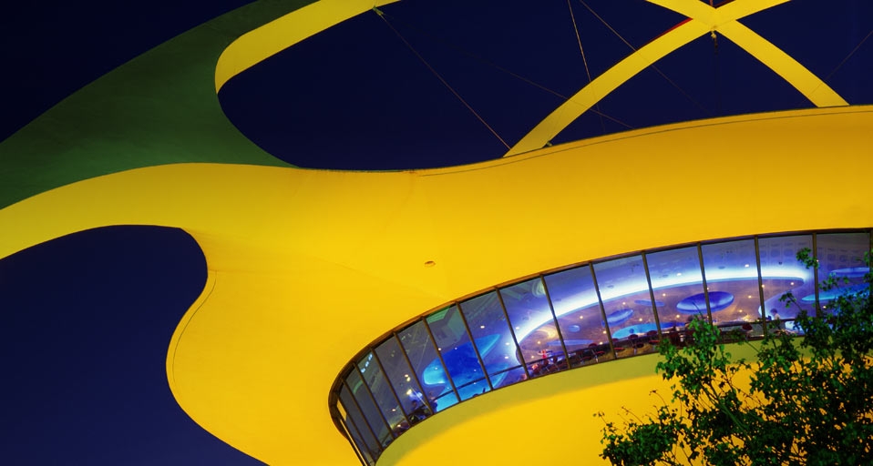 洛杉矶国际机场的遇见餐厅 (© Tom Paiva/Getty Images) &copy; (Bing China)