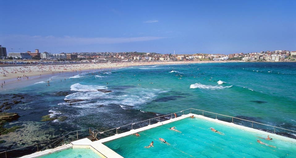 Sunrise on Bondi Beach in Sydney, Australia with a handrail in foreground (© Pawel Papis/Getty Images) &copy; (Bing New Zealand)