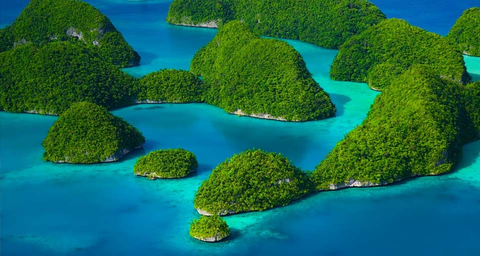 帕劳群岛的岩石岛 -- Bob Krist/Corbis &copy; (Bing China)
