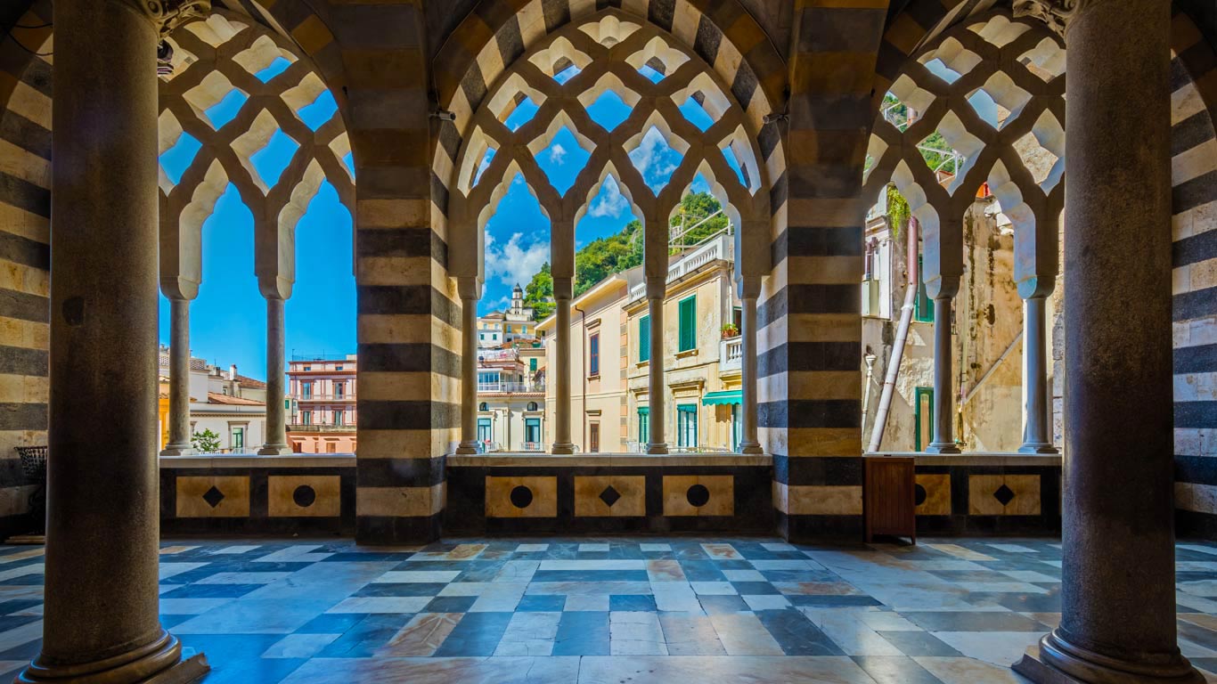 阿马尔菲主教座堂，意大利阿马尔菲 (© Inge Johnsson/age fotostock)(Bing China)